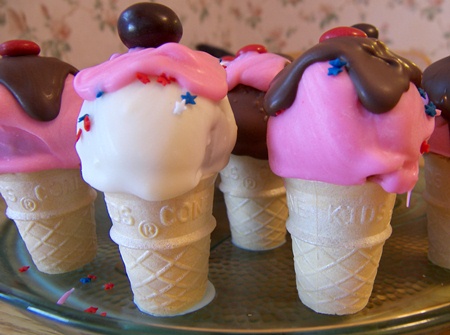 ice-cream-cone-cake-pops.jpg