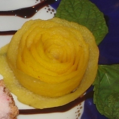 rose lemon close