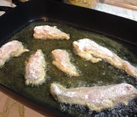 southern fried chicken frying1